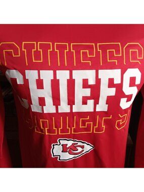 Small Kansas City Chiefs T-shirt Red Long Sleeve Shirt Mens Lightweight Athletic
